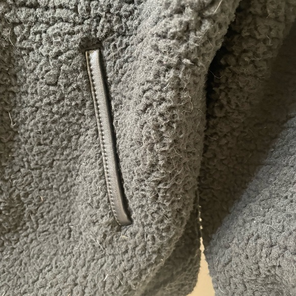 Teddy jacket NWT with faux leather trim - Picture 2 of 7